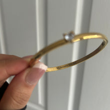 Load image into Gallery viewer, ‘HEART SOLITAIRE’ 18K GOLD PLATED STAINLESS STEEL BANGLE