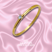 Load image into Gallery viewer, ‘HEART SOLITAIRE’ 18K GOLD PLATED STAINLESS STEEL BANGLE