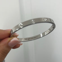 Load image into Gallery viewer, ‘MULTI DAINTY CLOVER’ STAINLESS STEEL BANGLE BRACELET
