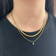 Load image into Gallery viewer, ‘ATTRACTION&#39; 18K GOLD PLATED STAINLESS STEEL NECKLACE
