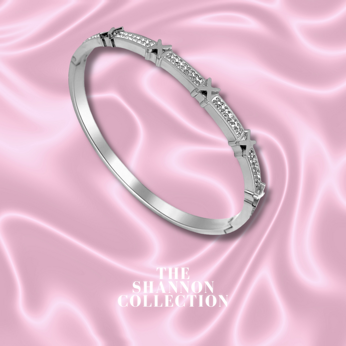 ‘KISS ME’ STAINLESS STEEL BANGLE BRACELET