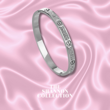 Load image into Gallery viewer, 6MM ‘SUGAR DIAMANTÉ’ STAINLESS STEEL BANGLE BRACELET
