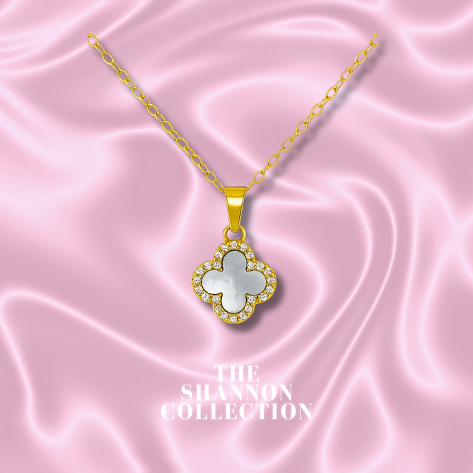 WHITE ‘CLOVER DREAMS' 18K GOLD PLATED STAINLESS STEEL NECKLACE