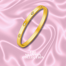 Load image into Gallery viewer, ‘ALL EYES ON ME’ 18K GOLD PLATED STAINLESS STEEL BANGLE BRACELET

