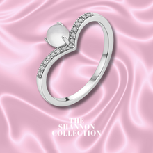 Load image into Gallery viewer, WHITE ‘MOONSHINE WISHBONE’ STERLING SILVER RING
