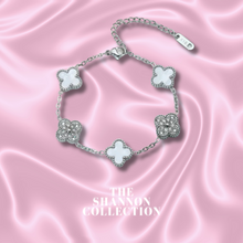 Load image into Gallery viewer, ‘DIAMANTÉ LUXURY CLOVER’ STAINLESS STEEL BRACELET
