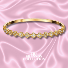 Load image into Gallery viewer, ‘BLOSSOM CHAIN’ 18K GOLD PLATED STAINLESS STEEL BANGLE BRACELET
