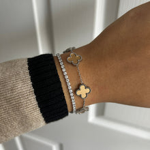 Load image into Gallery viewer, CHAMPAGNE ‘LUXURY CLOVER’ STAINLESS STEEL BRACELET
