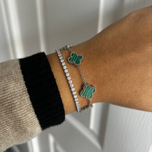 Load image into Gallery viewer, GREEN ‘LUXURY CLOVER’ STAINLESS STEEL BRACELET
