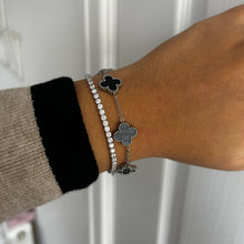Load image into Gallery viewer, BLACK ‘LUXURY CLOVER’ STAINLESS STEEL BRACELET
