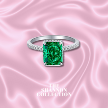 Load image into Gallery viewer, EMERALD GREEN ‘DIAMOND DREAMS’ STERLING SILVER RING (Size 7)
